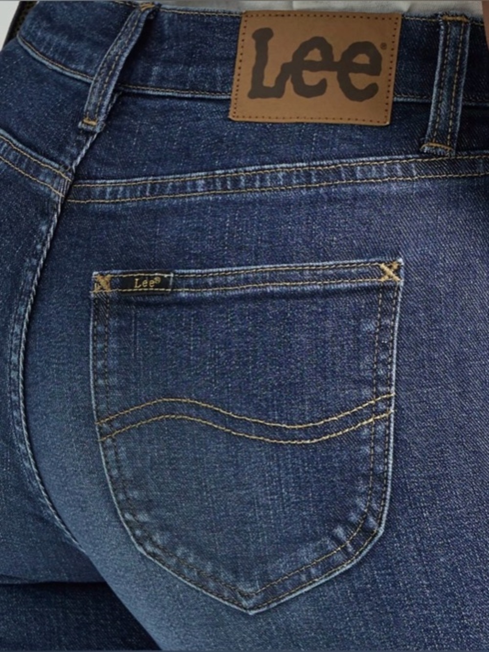 Women’s Lee Bootcut Legendary Jeans - Picture 2 of 14